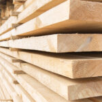 Преимущества и недостатки обрезной доски Преимущества и недостатки обрезной доски