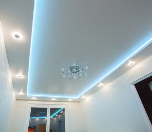 Навесной потолок: особенности и преимущества Навесной потолок: особенности и преимущества