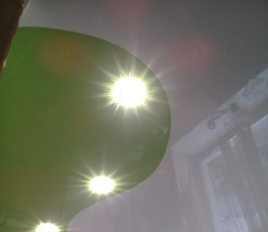 Как происходит установка светильников в подвесной потолок? Как происходит установка светильников в подвесной потолок?