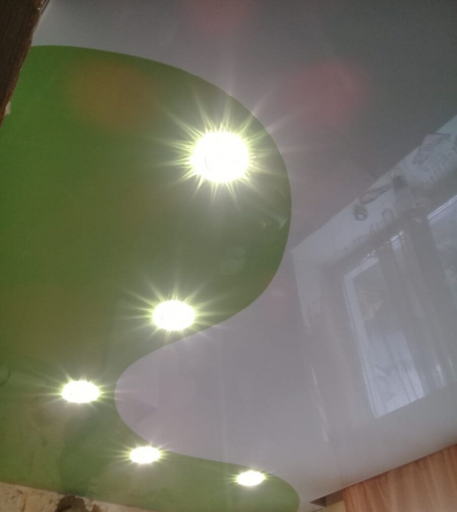 Как происходит установка светильников в подвесной потолок?