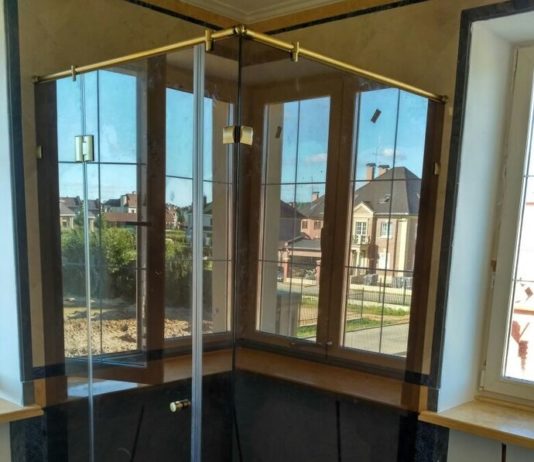 Стоит ли устанавливать душевые уголки: что это, преимущества, критерии выбора, отличия от душевых кабинок Стоит ли устанавливать душевые уголки: что это, преимущества, критерии выбора, отличия от душевых кабинок