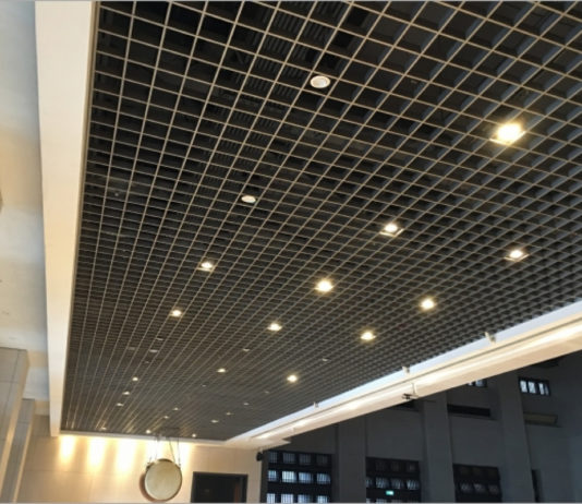 Стоит ли устанавливать потолки Грильято: что это, ассортимент, разновидности, особенности и преимущества Стоит ли устанавливать потолки Грильято: что это, ассортимент, разновидности, особенности и преимущества