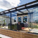 Стоит ли использовать поликарбонат для остекления веранды: что это, разновидности, критерии выбора, преимущества