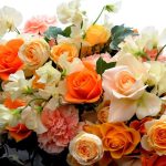 Какие цветы подарить женщине на юбилей? 1656932991_35-bronk-club-p-otkritka-tsveti-krasivie-zhenshchine-krasi-35-2207931