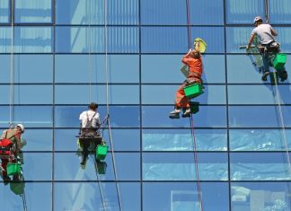 Мойка фасадов — ключ к блестящему облику вашего здания