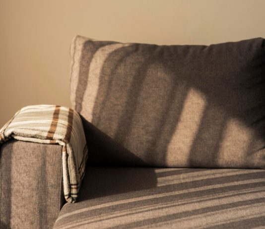 Преображение интерьера: перетяжка мебели и обивка