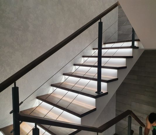 Заказать зашивку лестниц: Качество и стиль от ЧПТУП «Галерея Лестниц»