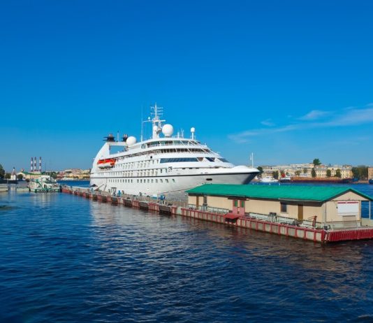 Открой для себя неизведанную Россию: как выбрать захватывающий круиз на теплоходе