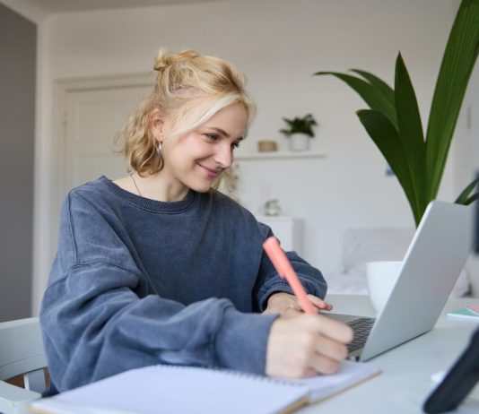 Онлайн-образование: пропуск в мир новых знаний и навыков