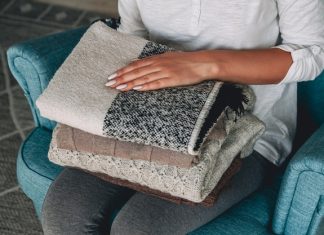 Как установить декоративные элементы на сайдинг