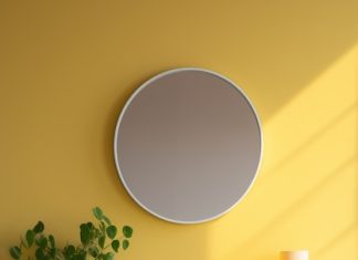 Искусство декорирования стен зеркалами