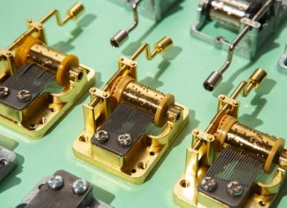 Какие металлы используются для производства коробок передач автомобилей