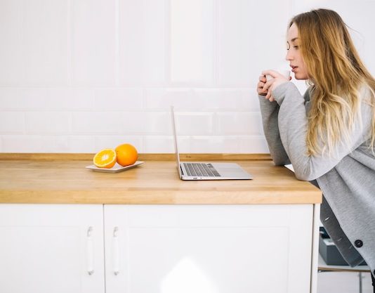 Эффективное обустройство рабочей зоны на кухне для комфортного приготовления пищи