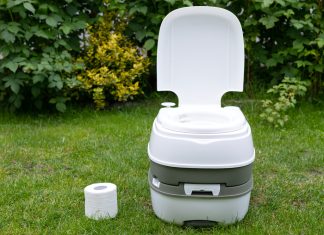 Стоит ли покупать торфяной биотуалет на дачу: за и против