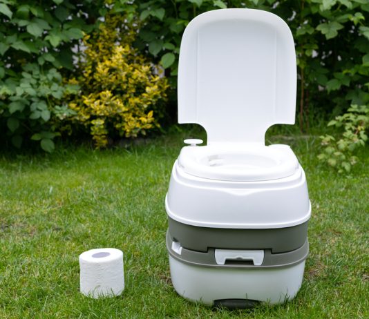 Стоит ли покупать торфяной биотуалет на дачу: за и против