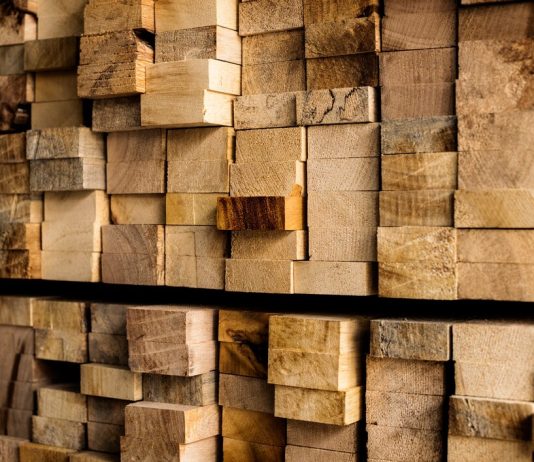 Пиломатериалы оптом для юридических лиц: преимущества и возможности сотрудничества