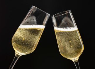 Разновидности бокалов для шампанского: флейта, тюльпан, чаша