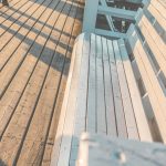 Палубная доска: как выбрать и использовать материал для террасы, чтобы он прослужил годами