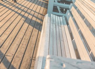 Палубная доска: как выбрать и использовать материал для террасы, чтобы он прослужил годами