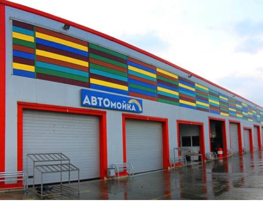 Топ 10 преимуществ секционных ворот для автомойки