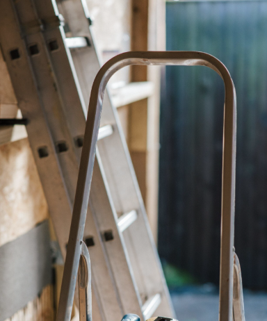 Складная чердачная лестница с люком: практичное решение для удобного доступа на чердак