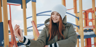 Промо-одежда для зимы: что нужно учесть при заказе формы с логотипом