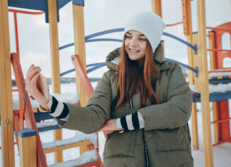 Промо-одежда для зимы: что нужно учесть при заказе формы с логотипом