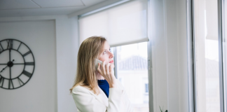 Технологичный уют: интеграция электрокарнизов в проекты квартир и домов